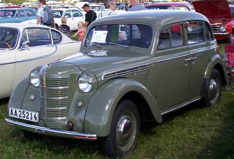 5.12 Москвич 4-Door Sedan
